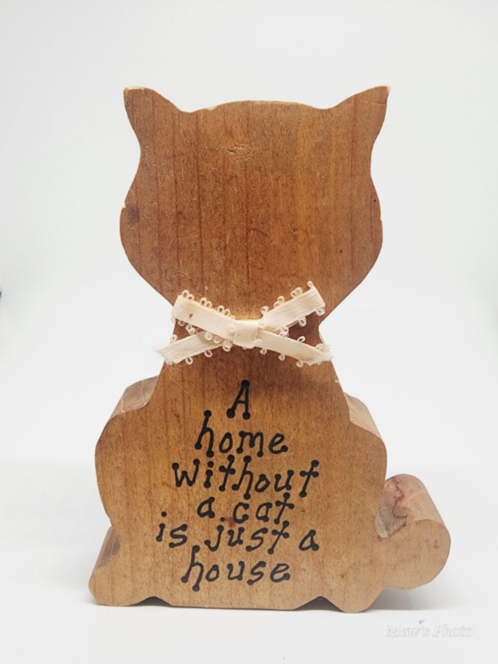 Vintage - Decorative Wooden Sign in Cat "A home without a cat is just a house"